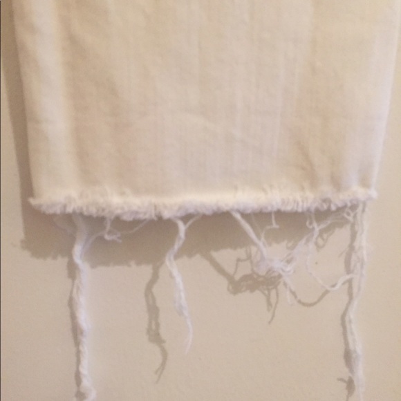 Old Navy Power Straight White Jeans - Picture 4 of 6